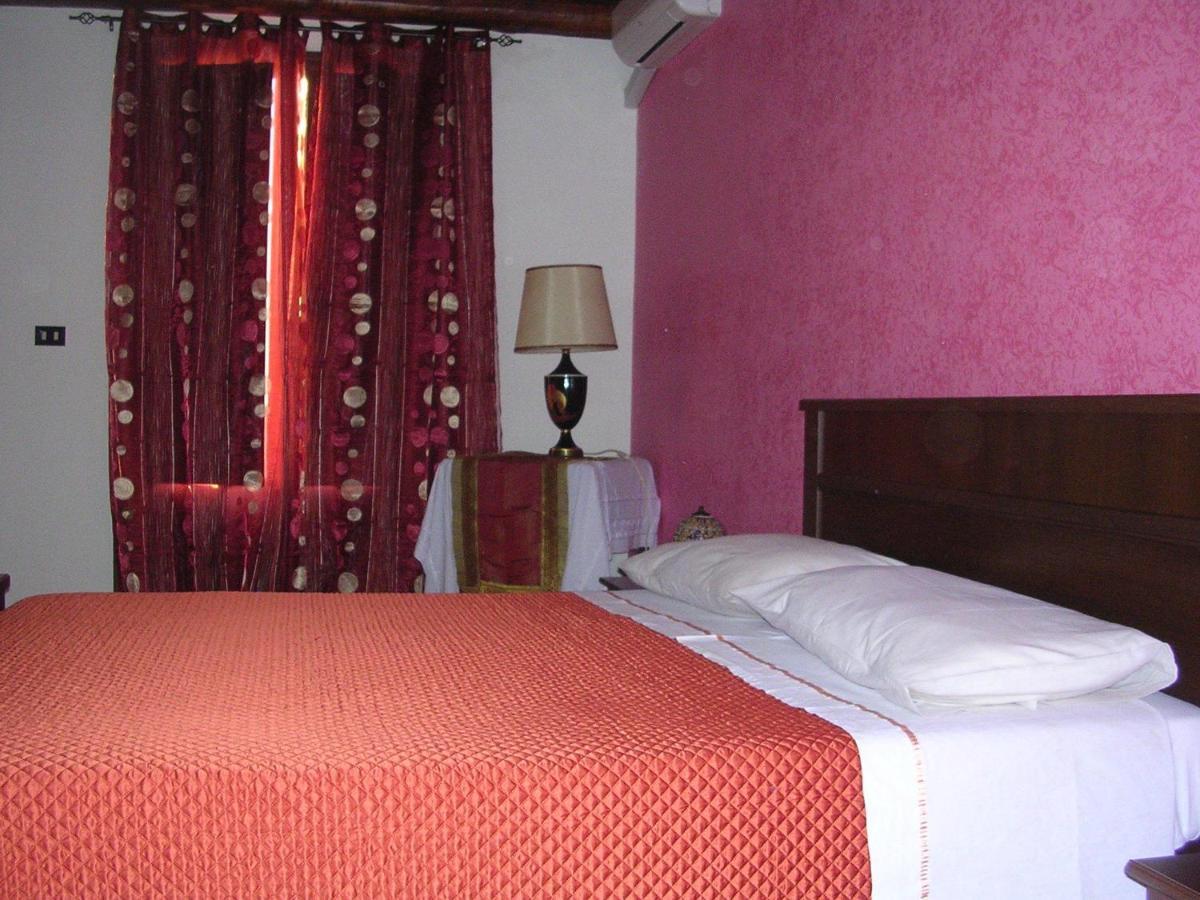 Bed and Breakfast Il Mirto E La Rosa Агрідженто Номер фото
